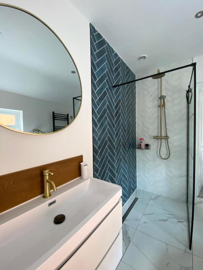Luxury Spacious Renovated Townhouse グランサム エクステリア 写真