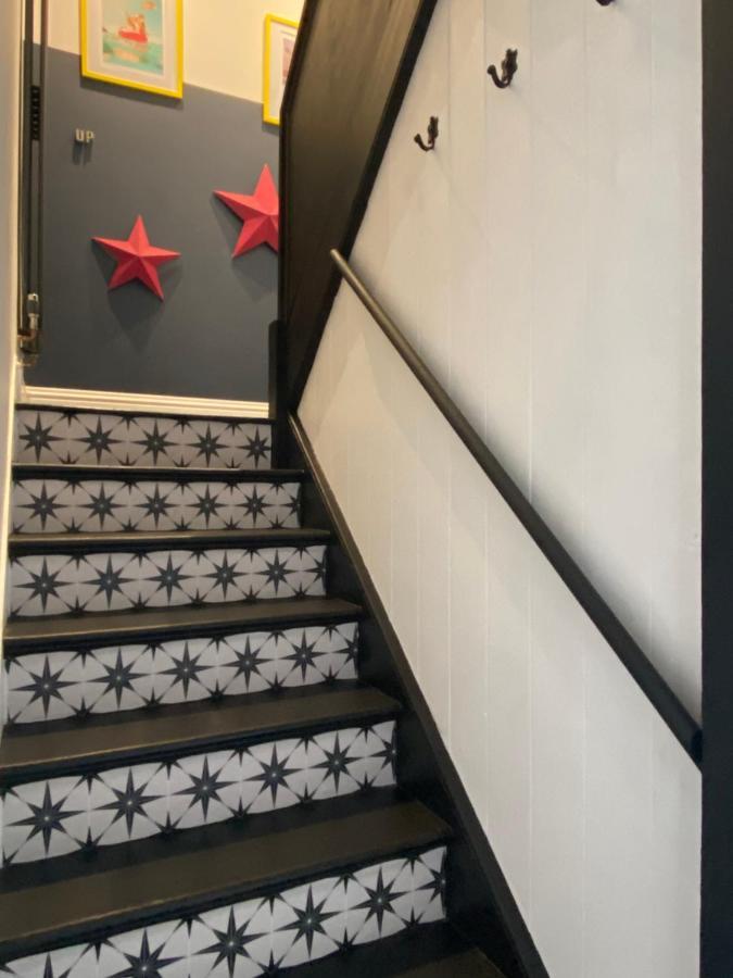Luxury Spacious Renovated Townhouse グランサム エクステリア 写真